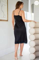 Pour Moi | Sofa Loves Lace Hidden Support Wrap Midi Chemise | Black