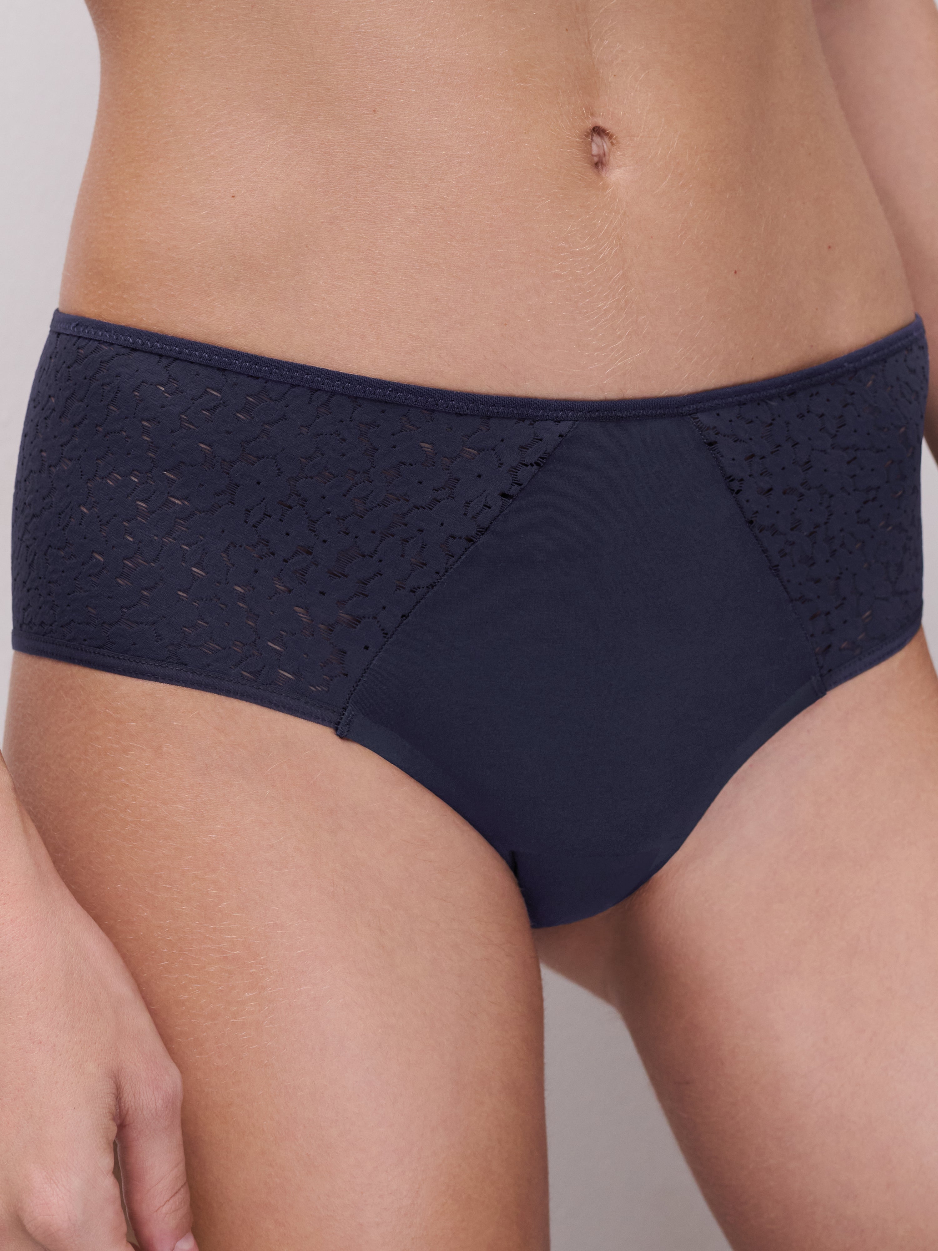 Chantelle | Norah Covering Shorty | Ultramarine